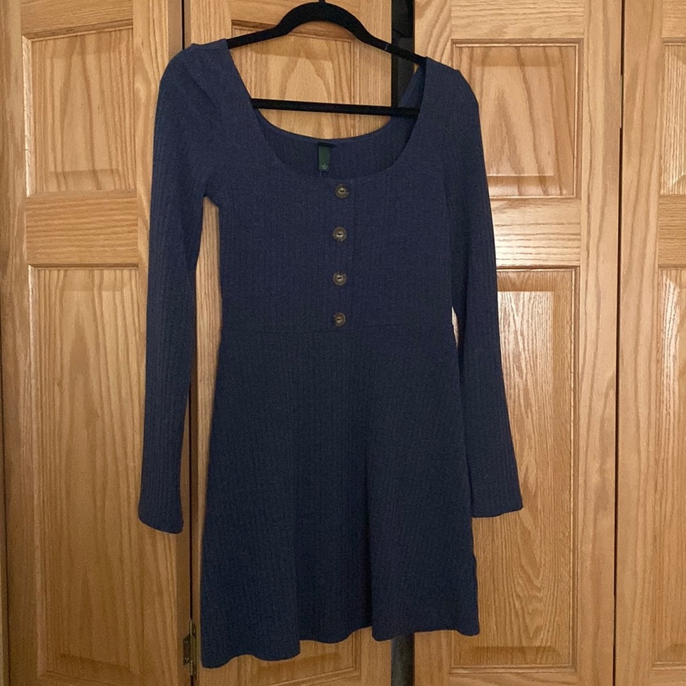 Small long sleeve ribbed dress